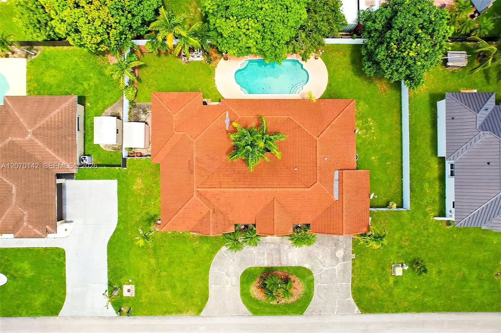 15735 SW 153rd Ave, Miami FL 33187 photo 2
