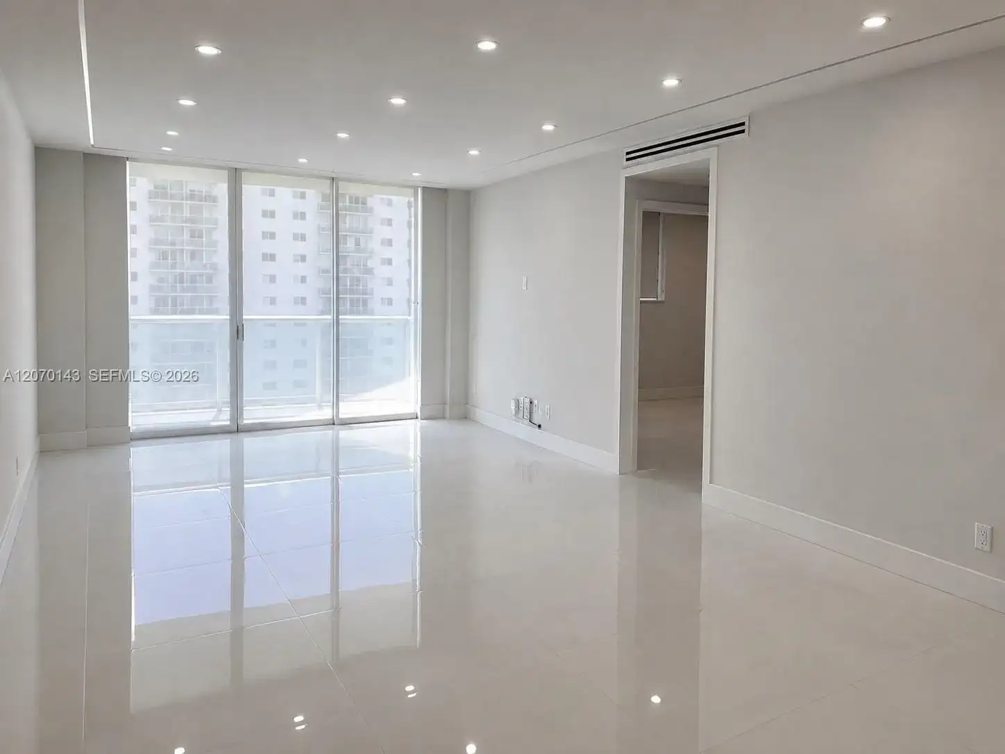 19390 Collins Ave # 908, Sunny Isles Beach FL 33160 photo 4