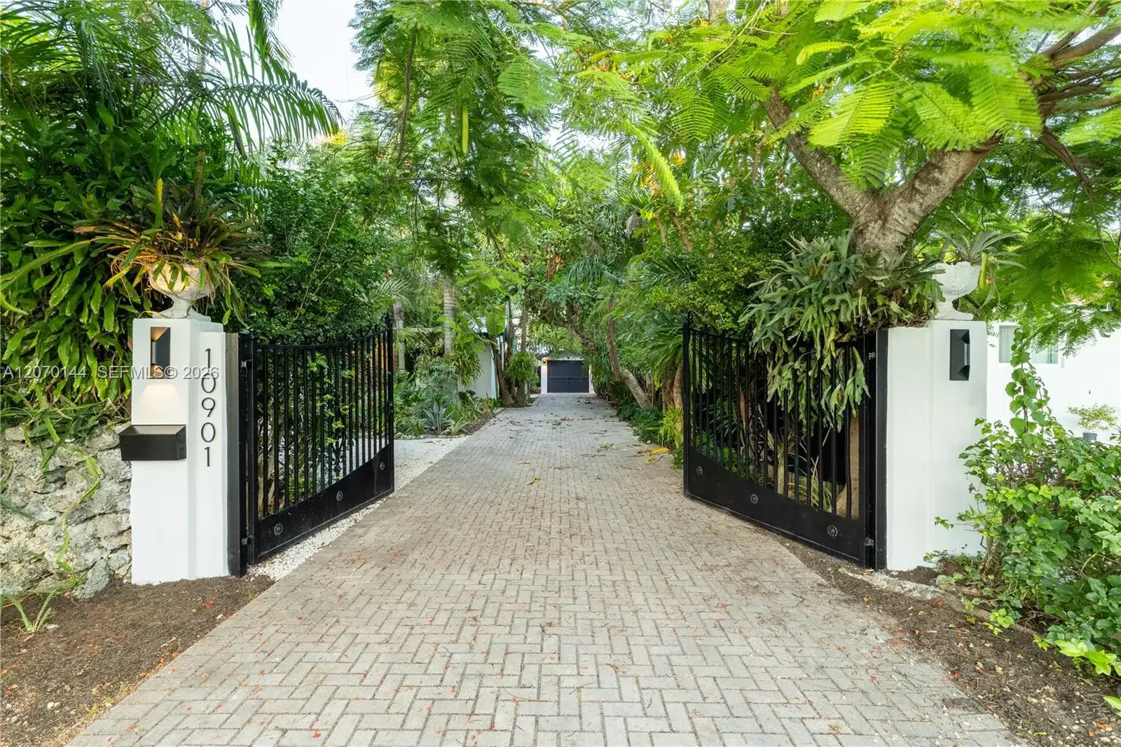 10901 NE 3rd Ave, Miami FL 33161 photo 3