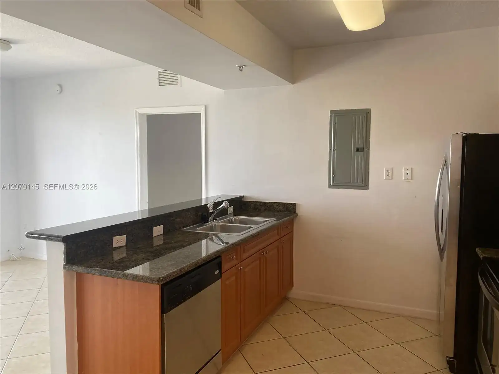 1 Glen Royal Pkwy # 1113, Miami FL 33125 photo 4