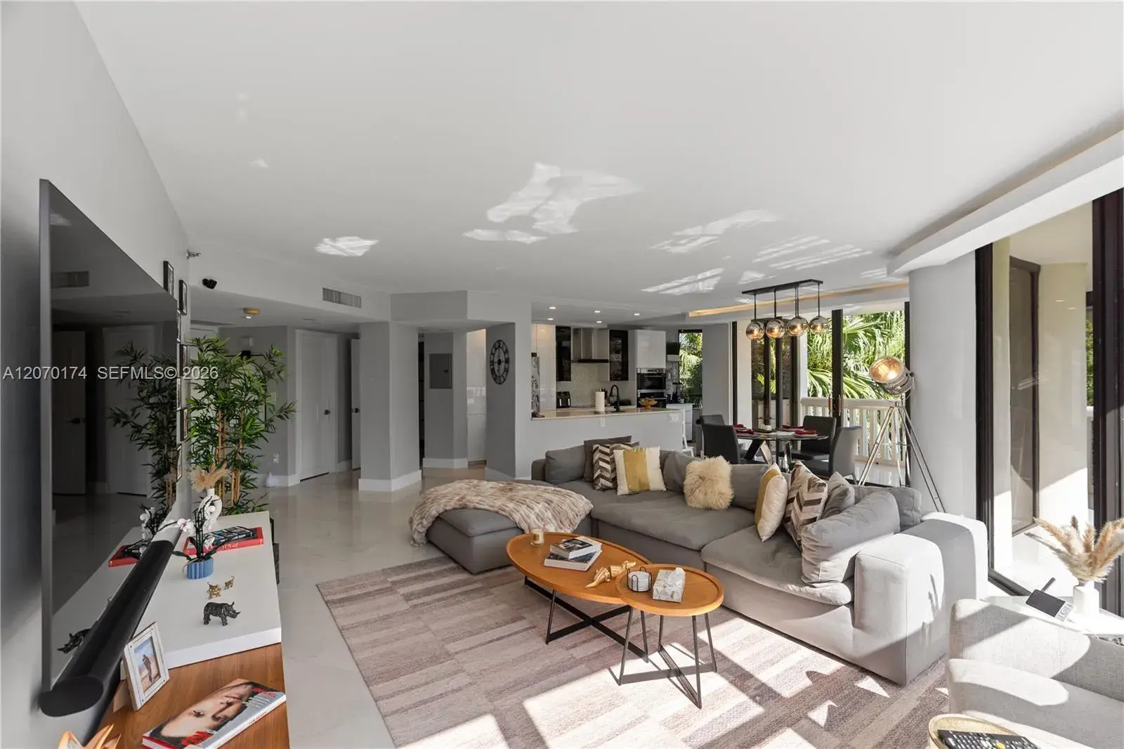 1000 W Island Blvd # 202, Aventura FL 33160