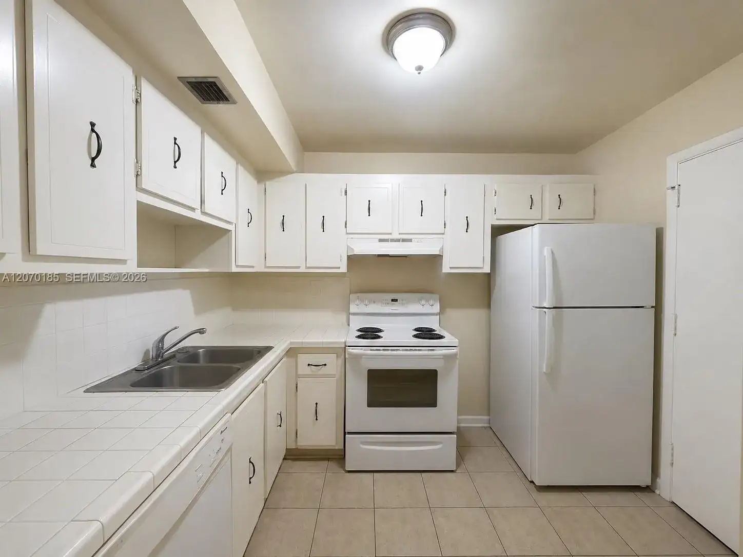 3700 NW 21st St # 206, Lauderdale Lakes FL 33311 photo 2