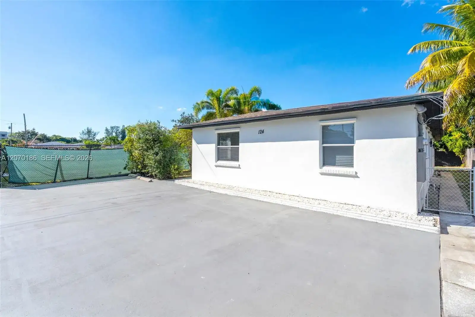 124 SE 2nd Ter # 2, Hallandale Beach FL 33009 photo 4