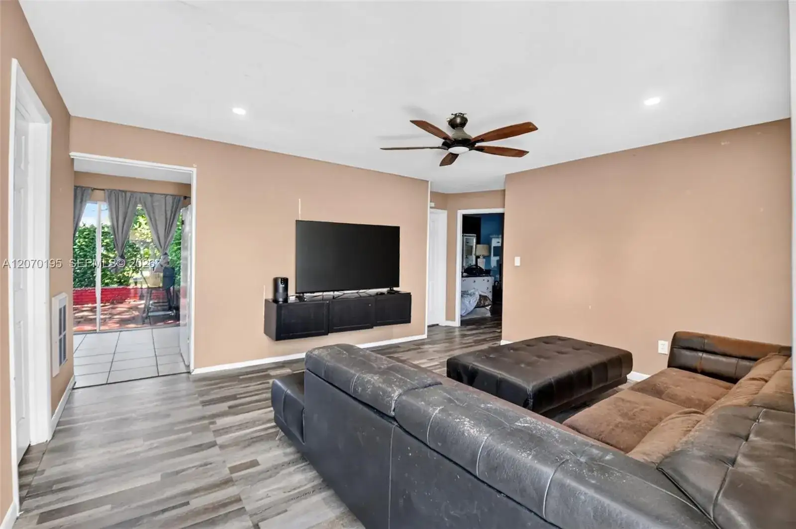 1572 Woodland Ave, West Palm Beach FL 33415 photo 4