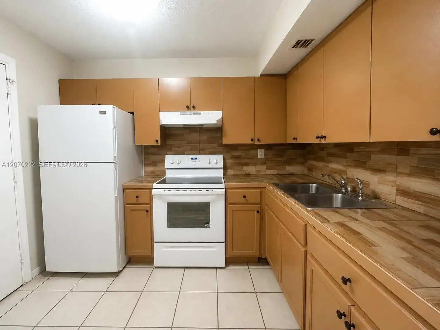 3600 NW 21st St # 313, Lauderdale Lakes FL 33311 photo 2