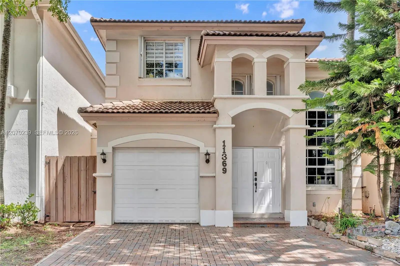 11369 NW 73rd Ter, Doral FL 33178 photo 2