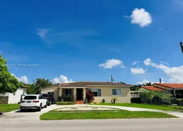 245 W 60th St, Hialeah FL 33012