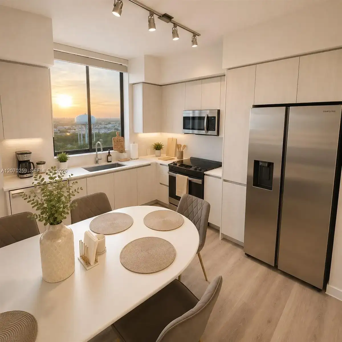 N/A Fort Lauderdale # 15, Fort Lauderdale FL 33311 photo 2
