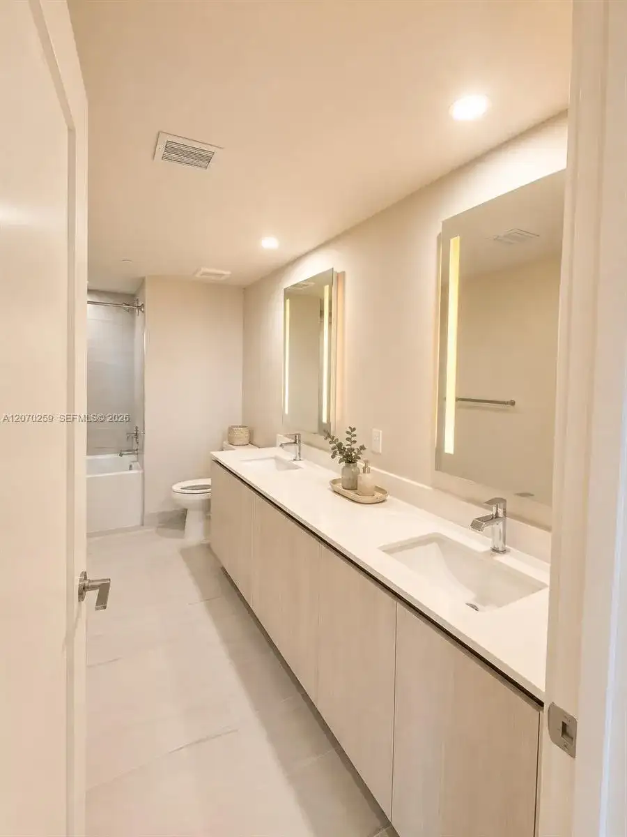 N/A Fort Lauderdale # 15, Fort Lauderdale FL 33311 photo 5