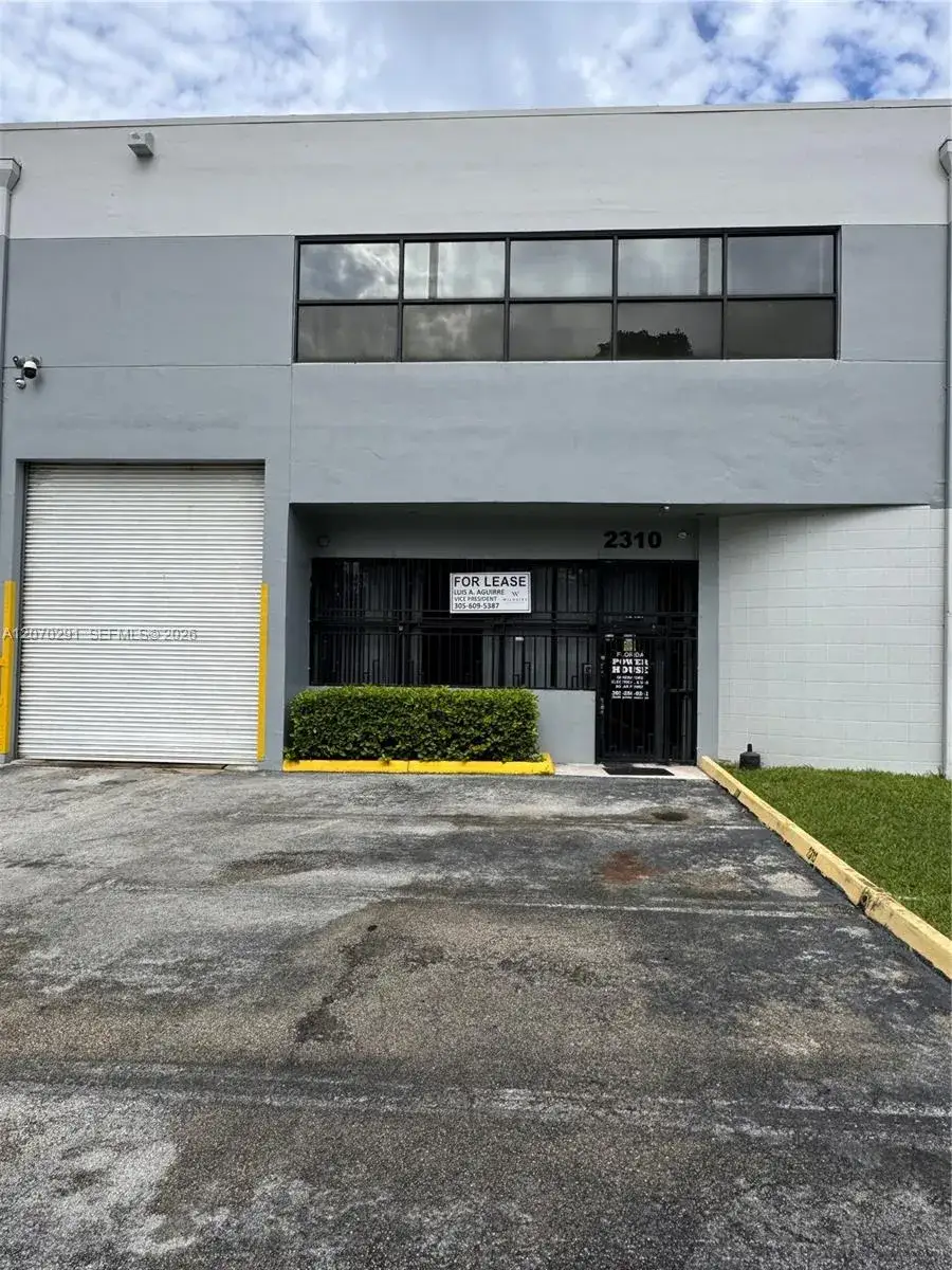 2310 NW 102nd Pl, Doral FL 33172