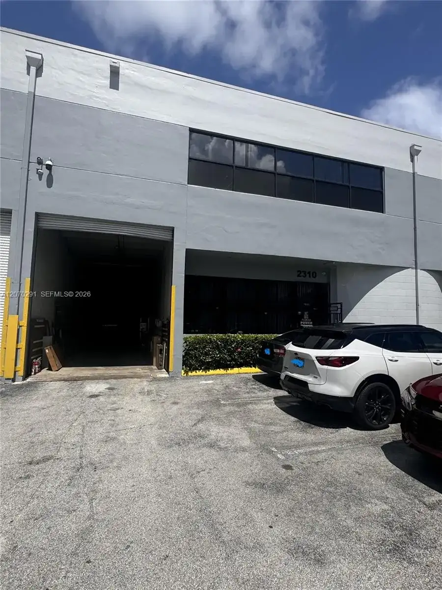 2310 NW 102nd Pl, Doral FL 33172 photo 3