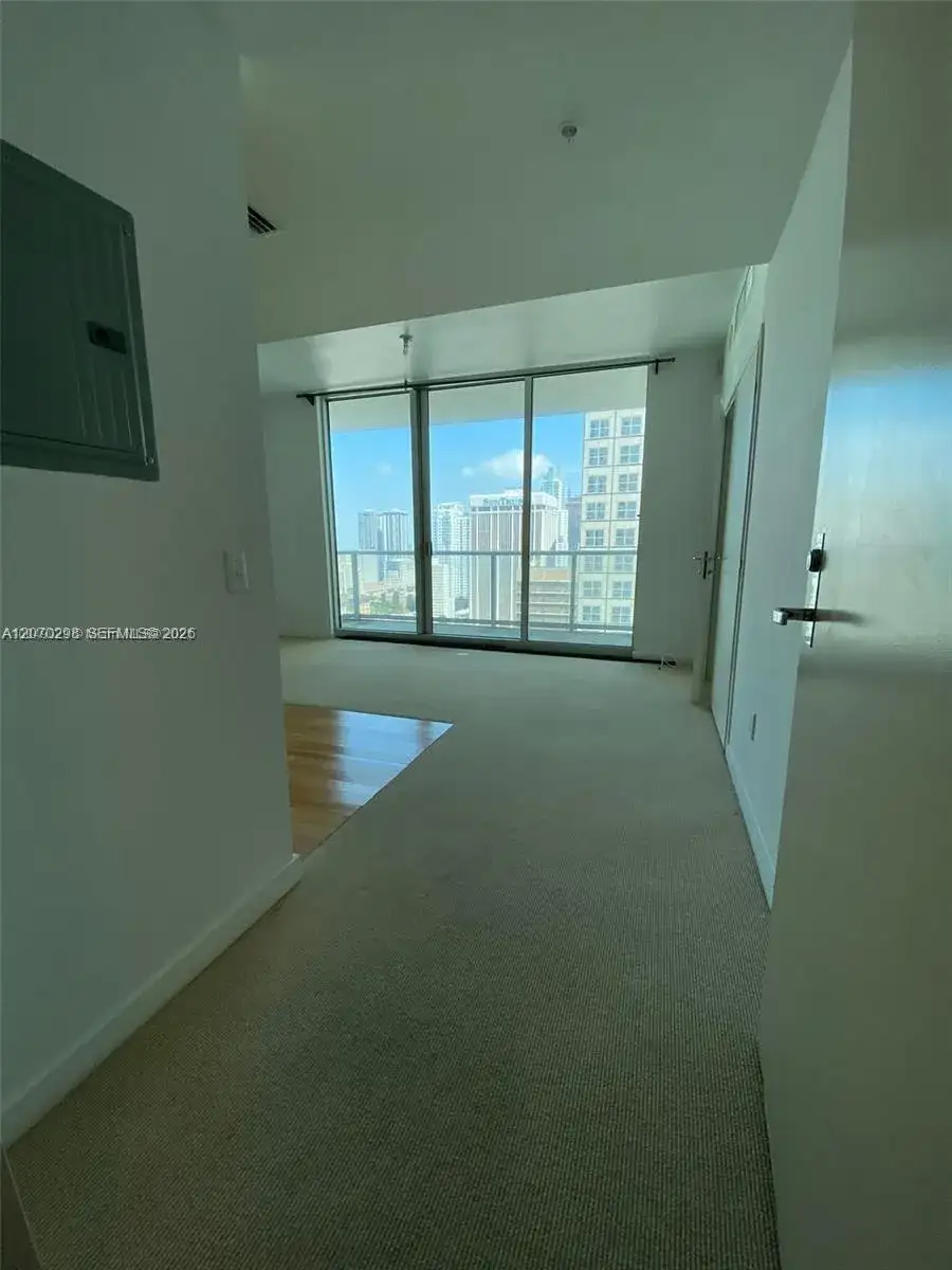 300 S BISCAYNE BL # 2503, Miami FL 33131 photo 2