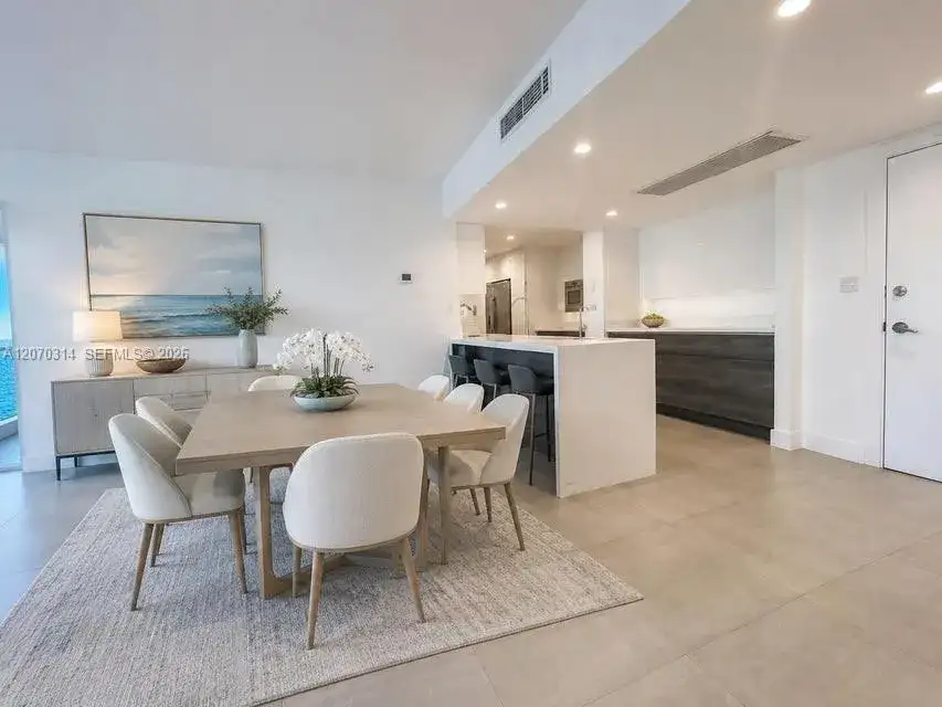 5401 Collins Ave # 620, Miami Beach FL 33140 photo 2