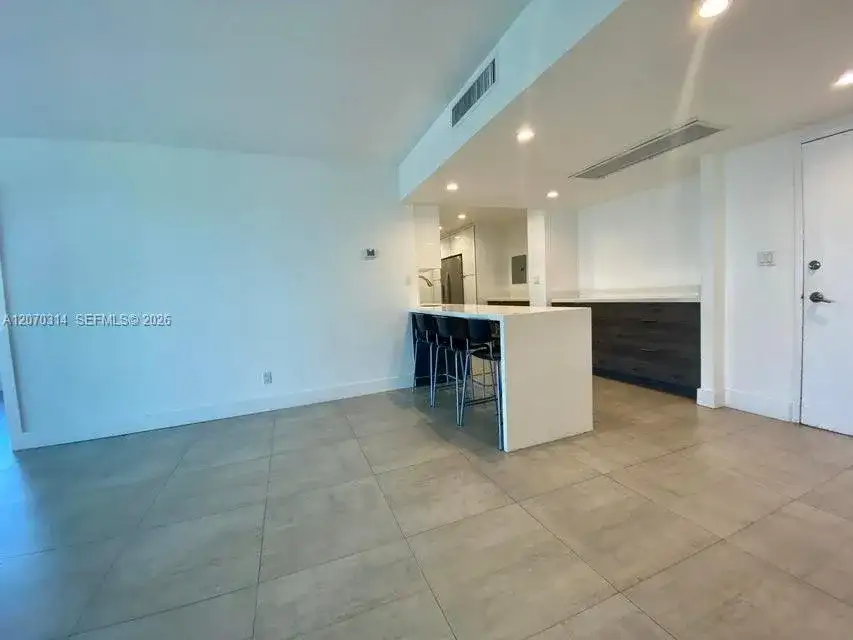 5401 Collins Ave # 620, Miami Beach FL 33140 photo 3