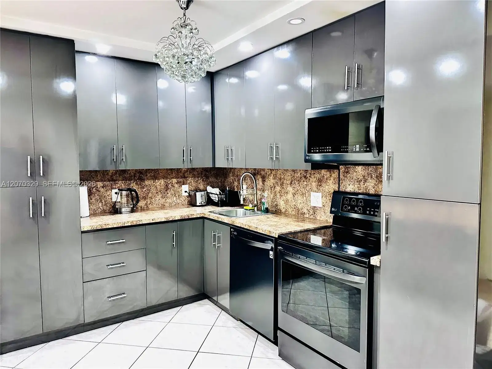1817 S Ocean Dr # 823, Hallandale Beach FL 33009 photo 2