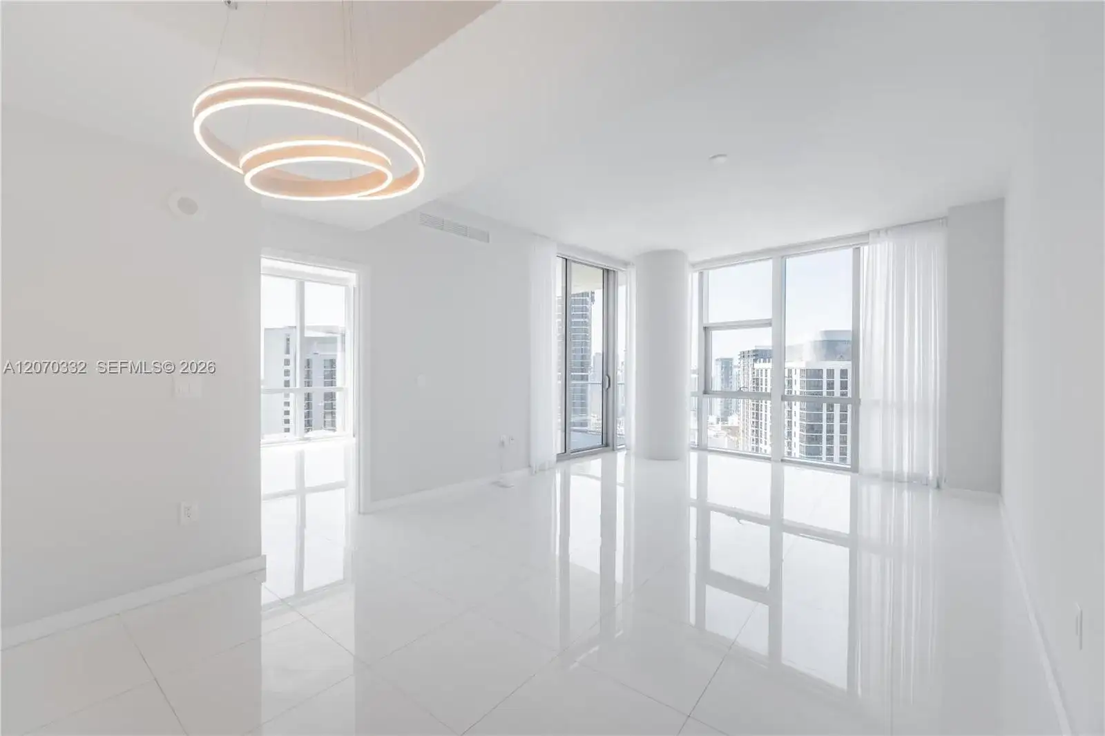 851 NE 1st Ave # 3911, Miami FL 33132 photo 4