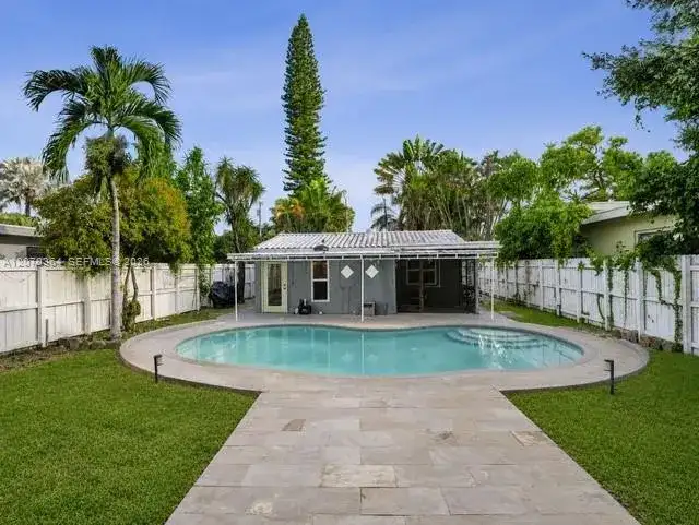 1022 NE 34th Ct, Oakland Park FL 33334 photo 3