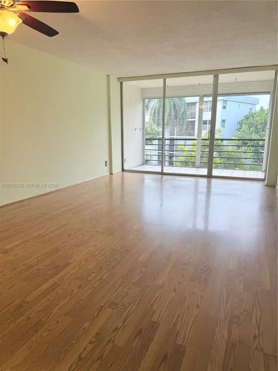 114 Royal Park Dr # 3H, Oakland Park FL 33309 photo 4