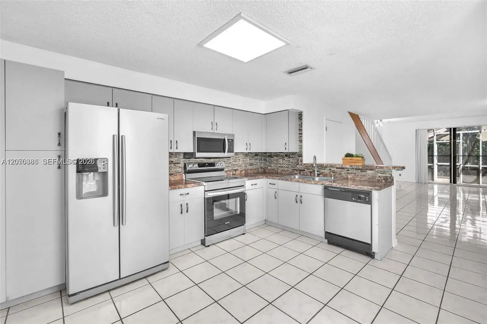 800 Sorrento Dr. # 2, Weston FL 33326 photo 2