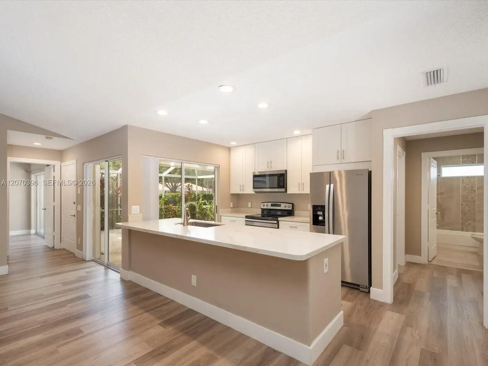 1404 Silverleaf Oak Ct, Palm Beach Gardens FL 33410