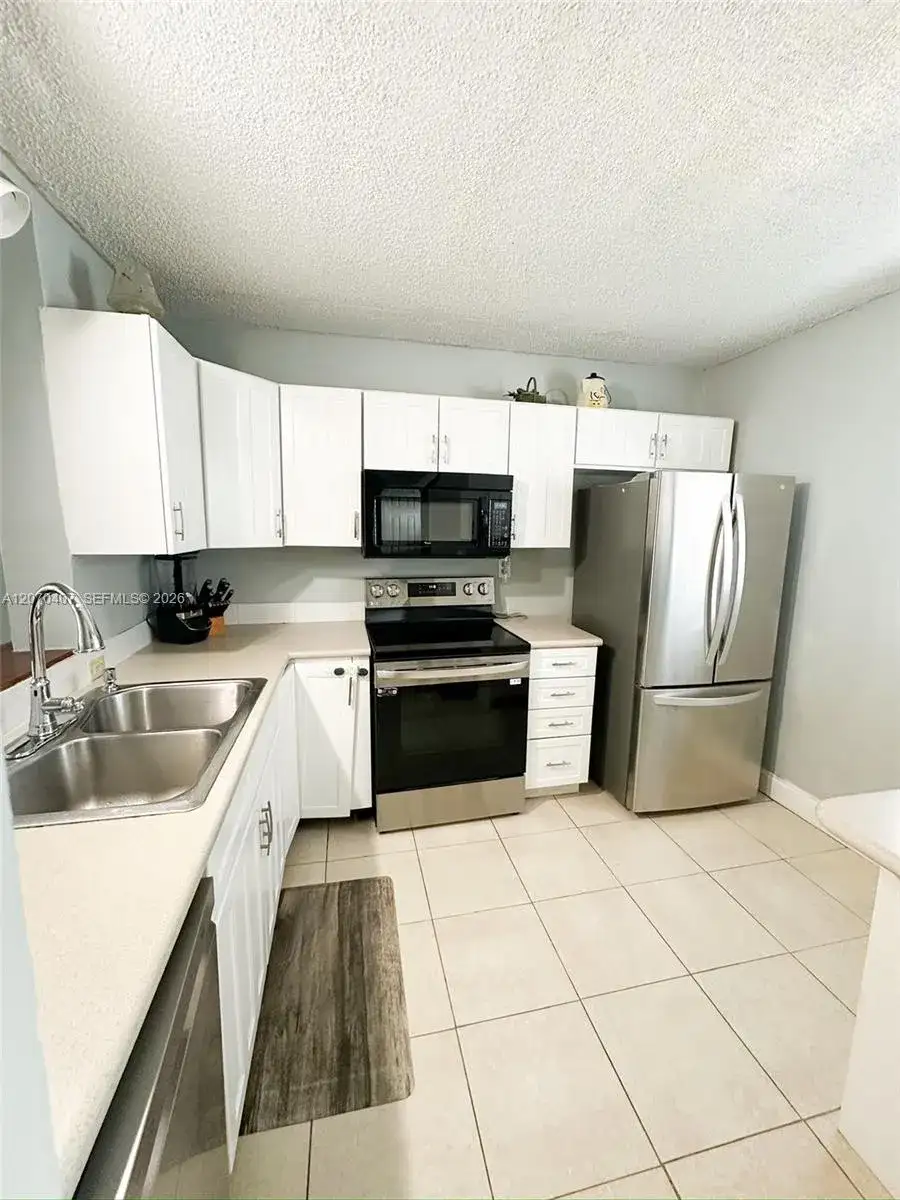 2860 Somerset Dr # 400K, Lauderdale Lakes FL 33311 photo 3