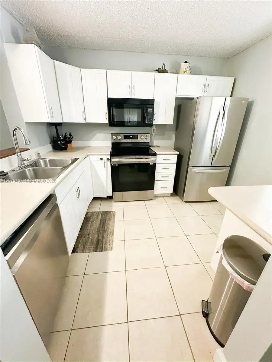 2860 Somerset Dr # 400K, Lauderdale Lakes FL 33311 photo 4