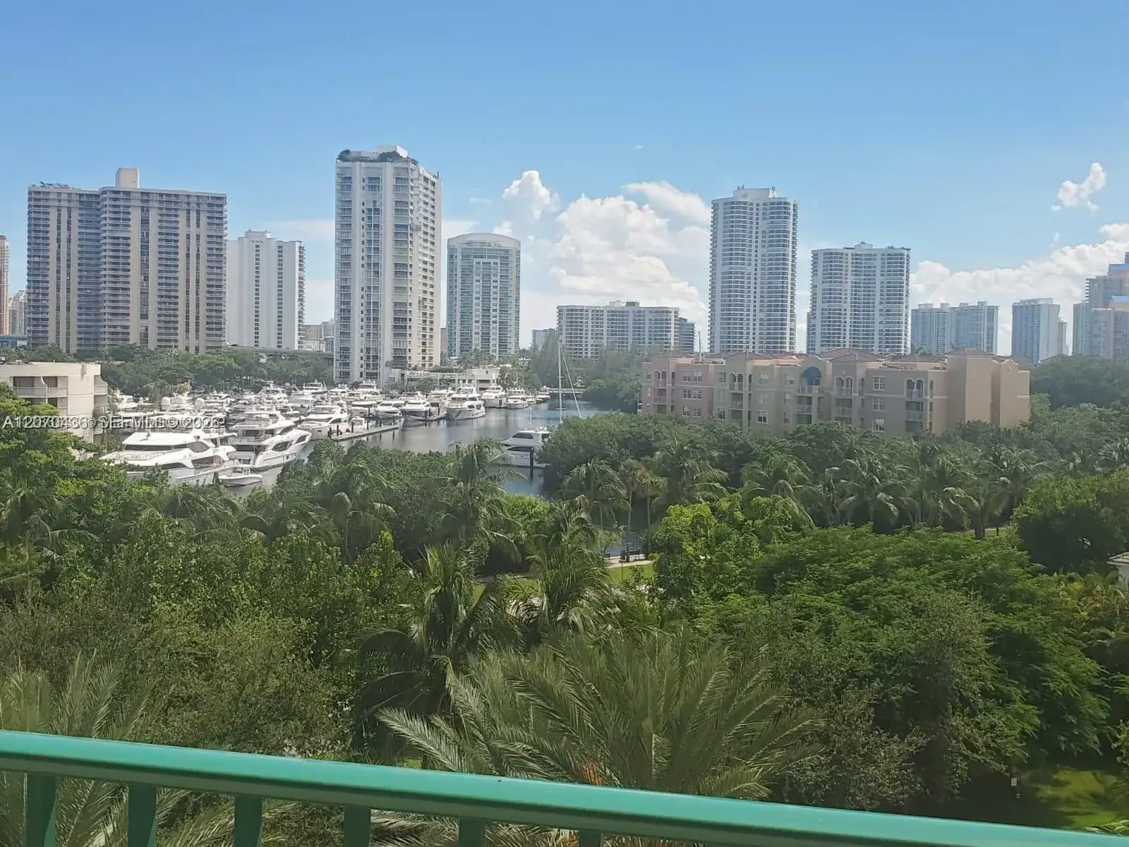 19900 E Country Club Dr # 607, Aventura FL 33180 photo 2