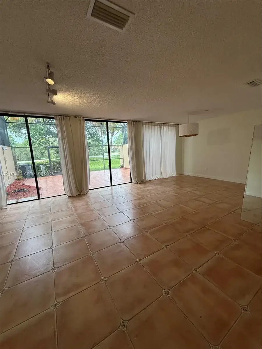 3522 Torremolinos Ave # 31, Doral FL 33178 photo 2
