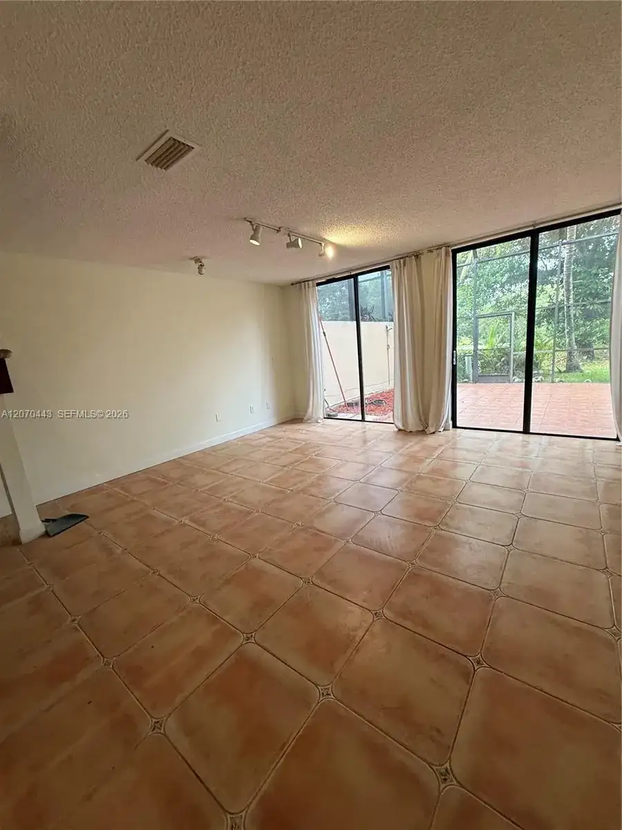 3522 Torremolinos Ave # 31, Doral FL 33178 photo 3