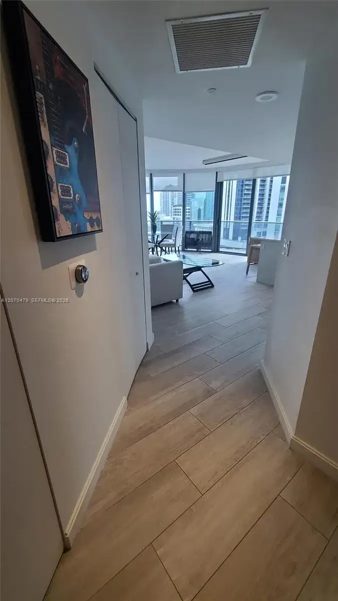 45 SW 9th St # 1503, Miami FL 33130 photo 4
