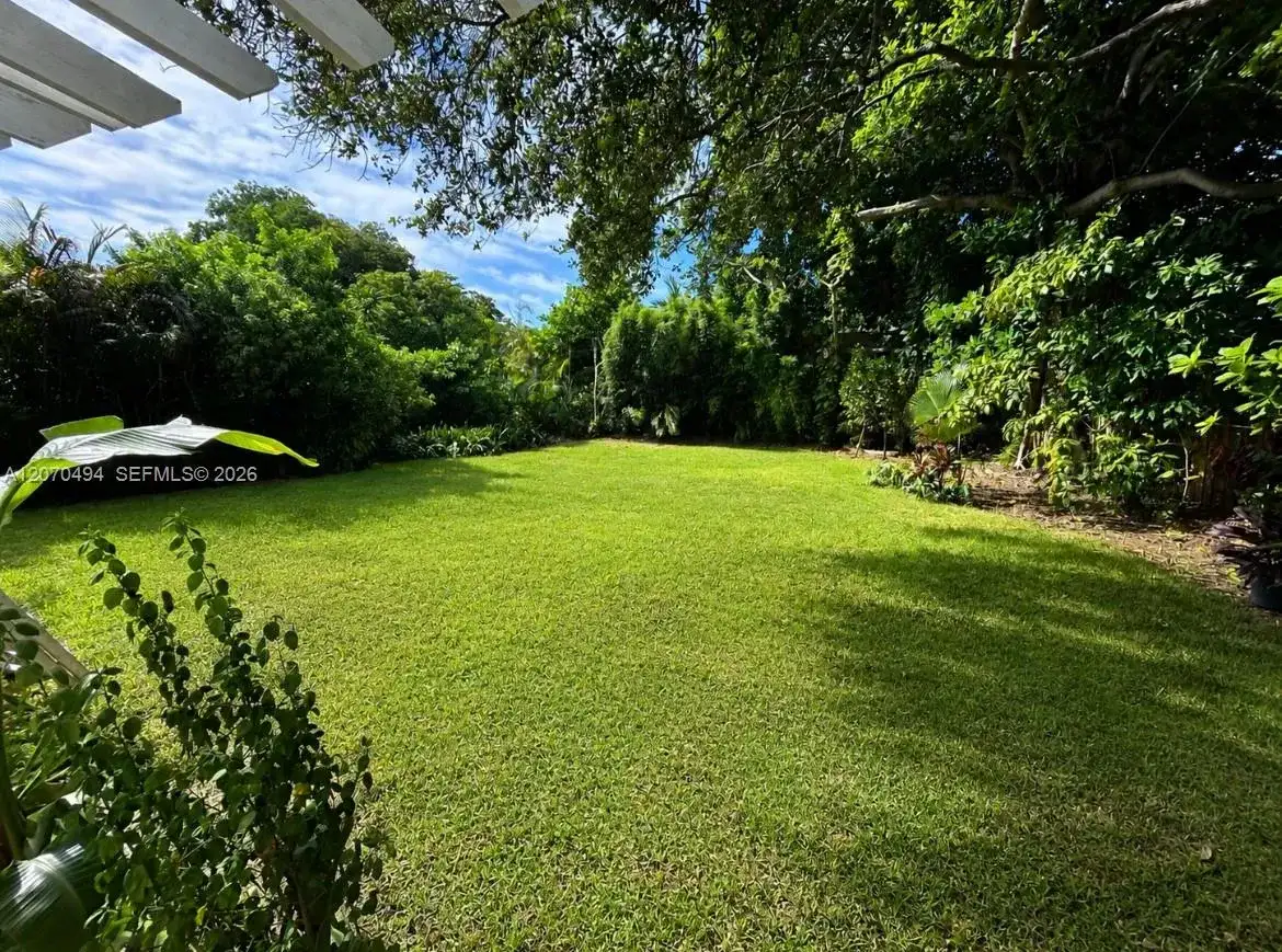 585 NE 121st St, North Miami FL 33161 photo 3