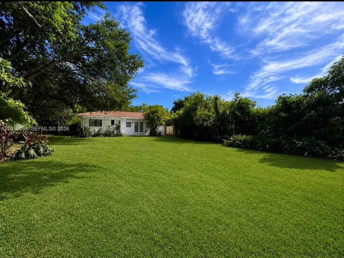 585 NE 121st St, North Miami FL 33161 photo 5