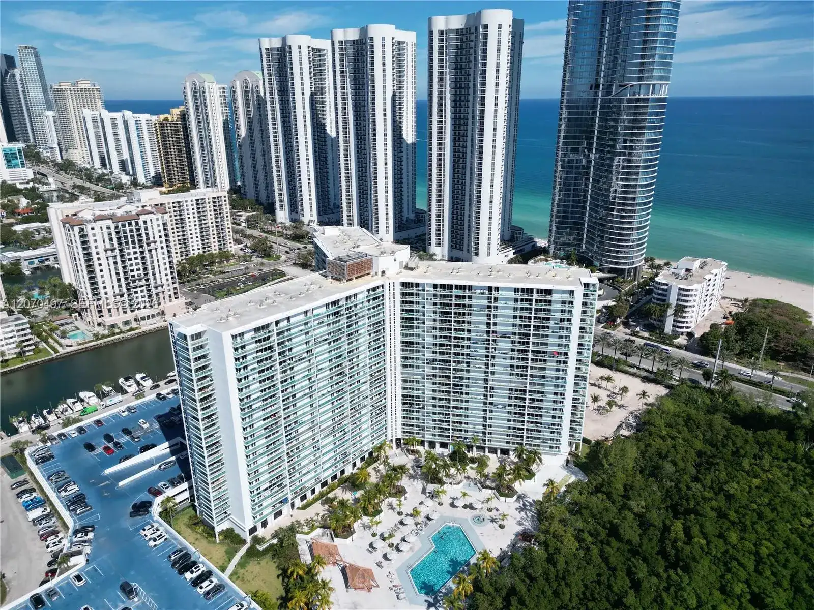 100 Bayview Dr # 1626, Sunny Isles Beach FL 33160 photo 3