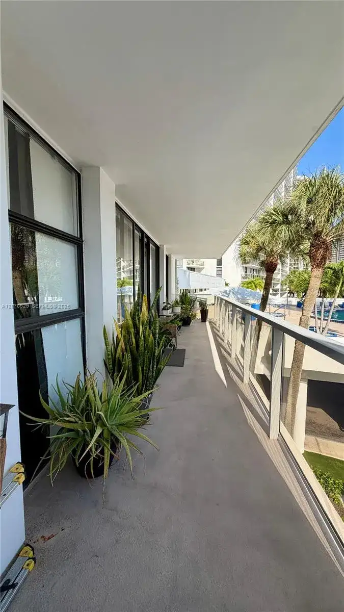 3701 N Country Club Dr # 304, Aventura FL 33180 photo 3