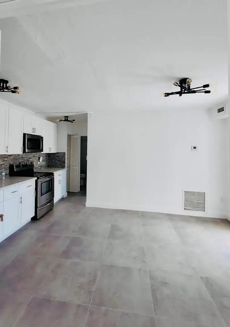 308 NW 2nd Ave, Deerfield Beach FL 33441 photo 2