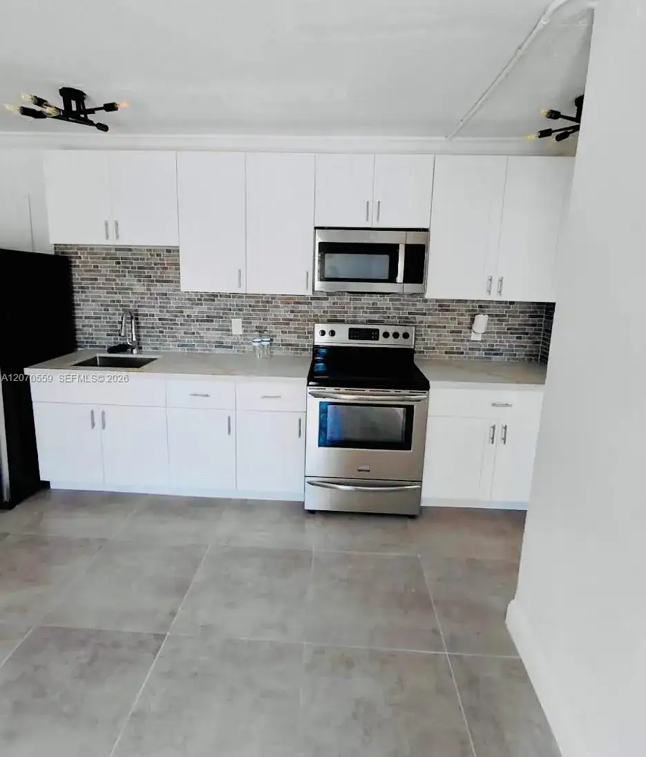 308 NW 2nd Ave, Deerfield Beach FL 33441 photo 3