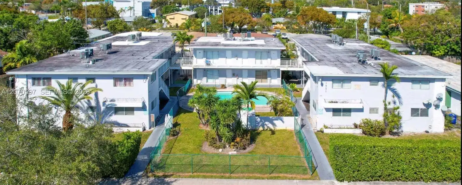 1951 NE 167th St # 15, North Miami Beach FL 33162