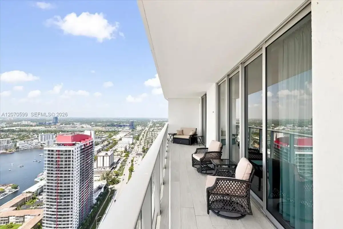 4010 S Ocean Dr # T3909, Hollywood FL 33019