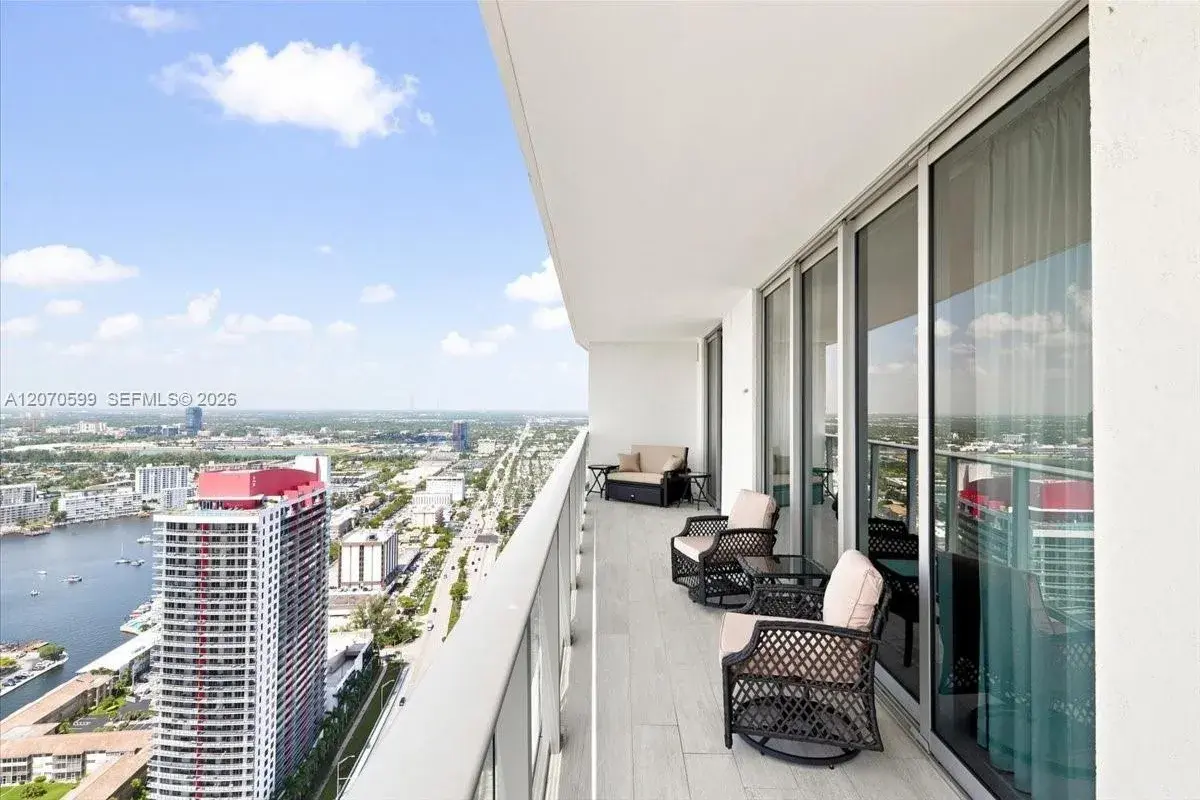 4010 S Ocean Dr # T3909, Hollywood FL 33019