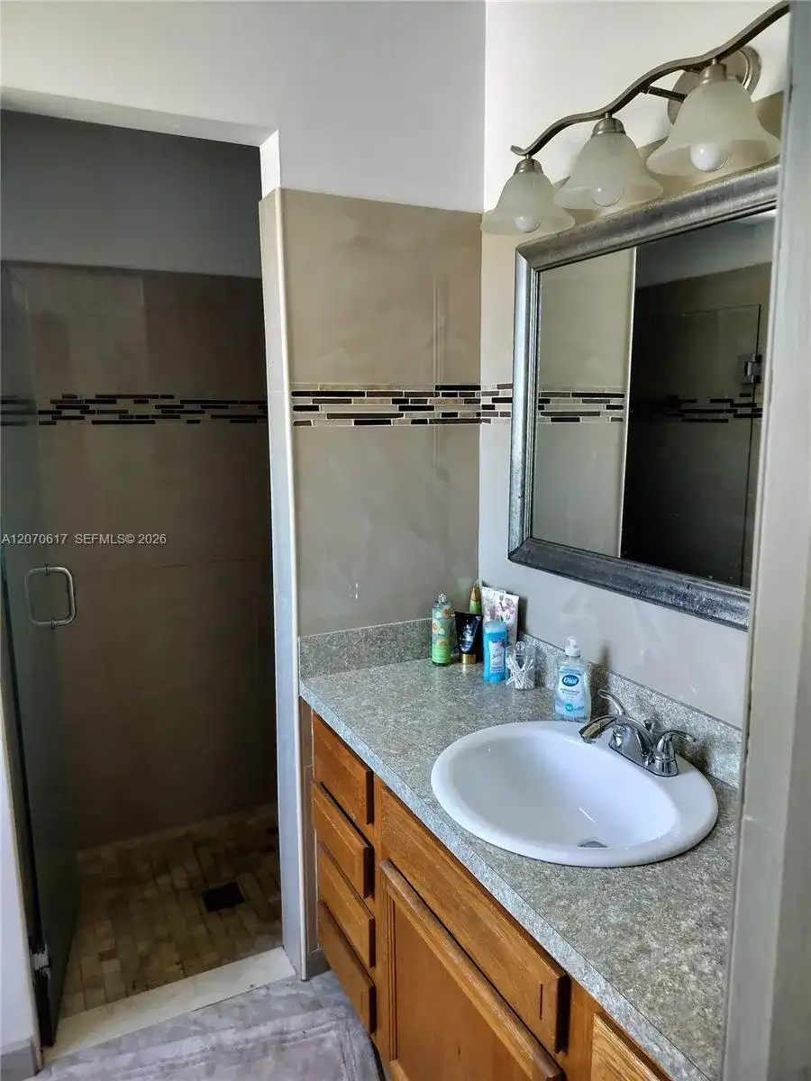 213 Woodbridge Dr, Jupiter FL 33458 photo 3