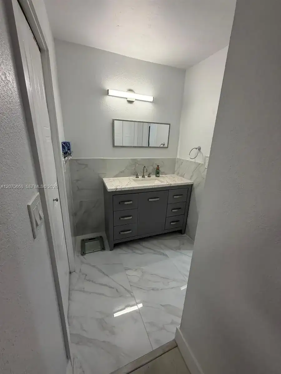 331 Lakeview Dr # 101, Weston FL 33326 photo 5