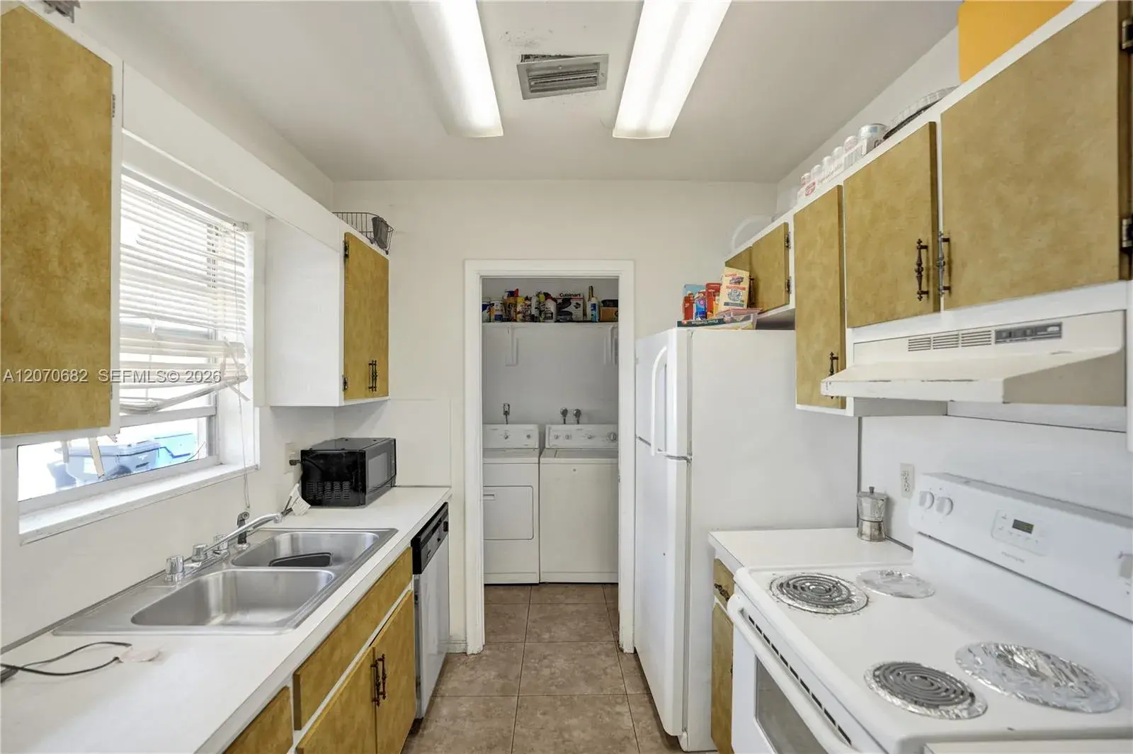 5706-5708 Lincoln St # 2, Hollywood FL 33021