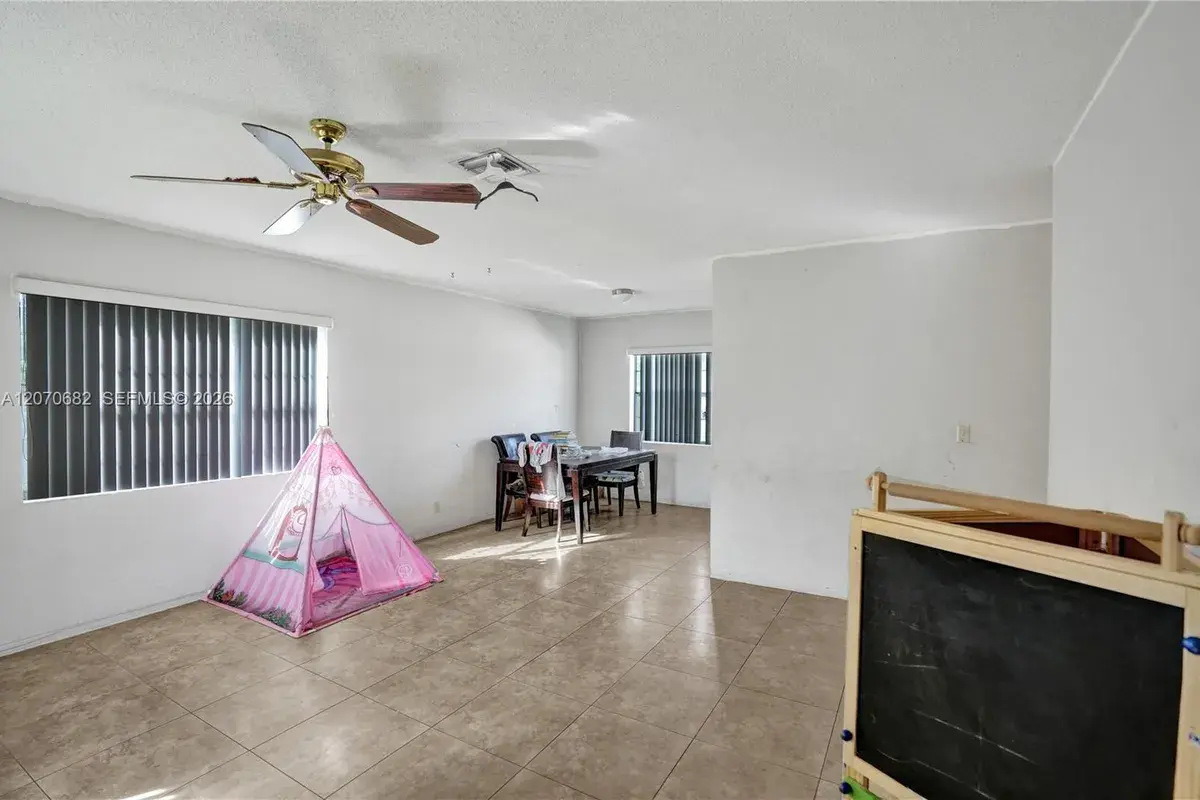 5706-5708 Lincoln St # 2, Hollywood FL 33021