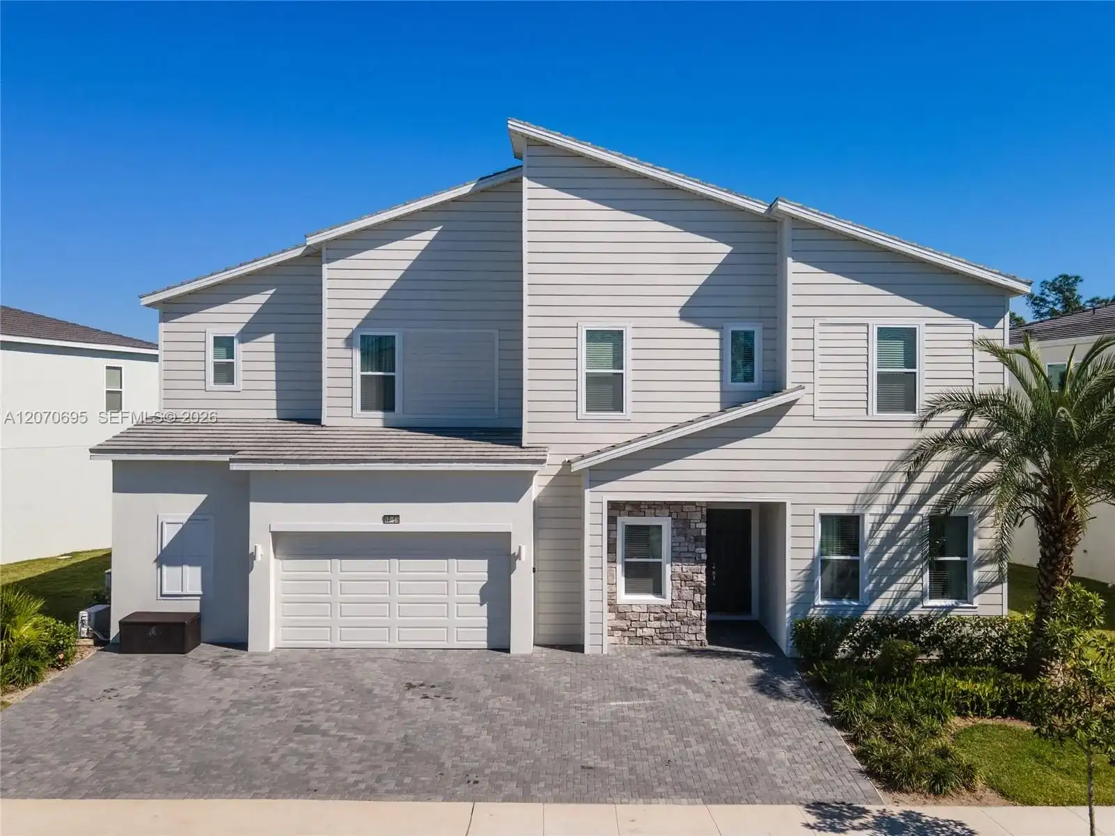 1758 oak blossom, Davenport FL 33837