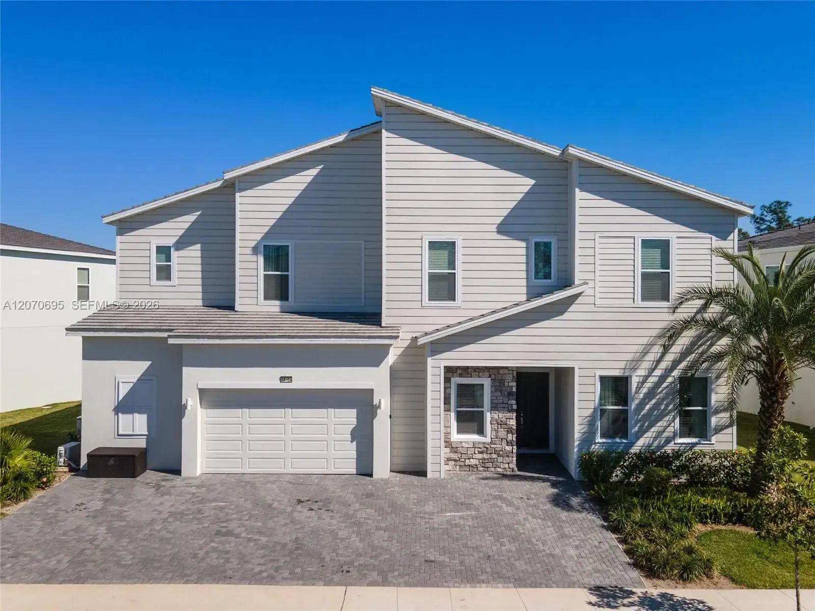 1758 oak blossom, Davenport FL 33837