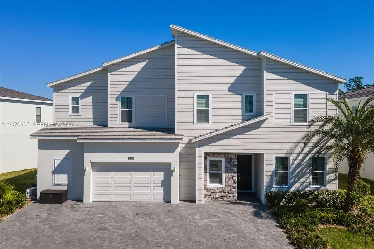 1758 oak blossom, Davenport FL 33837