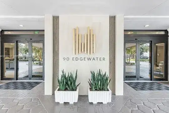 90 Edgewater Dr # 917, Coral Gables FL 33133