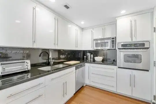90 Edgewater Dr # 917, Coral Gables FL 33133 photo 4