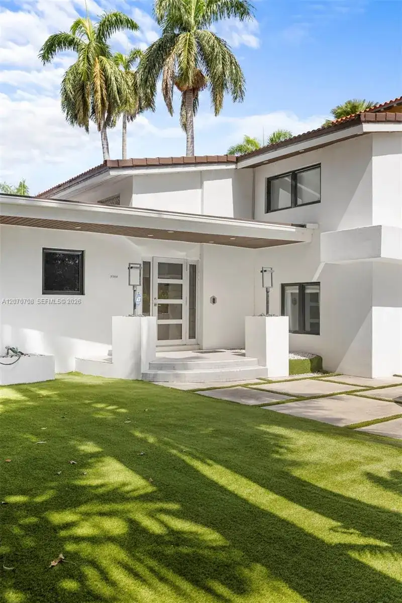 2388 Prairie Ave, Miami Beach FL 33140 photo 4