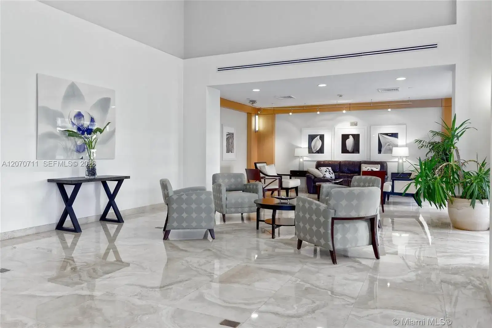 2080 S Ocean Dr, Hallandale Beach FL 33009 photo 2